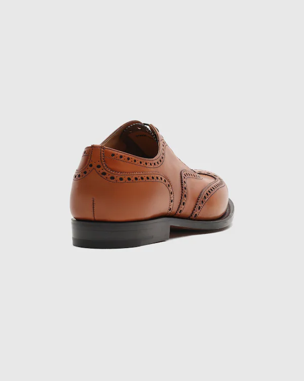 Chetwynd Oxford con cuero de ternera blanqueado