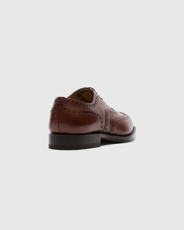 Burwood Oxford con cuero de ternera blanqueado