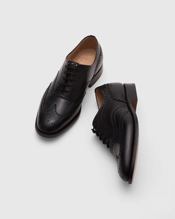 Chetwynd Oxford con cuero de ternera